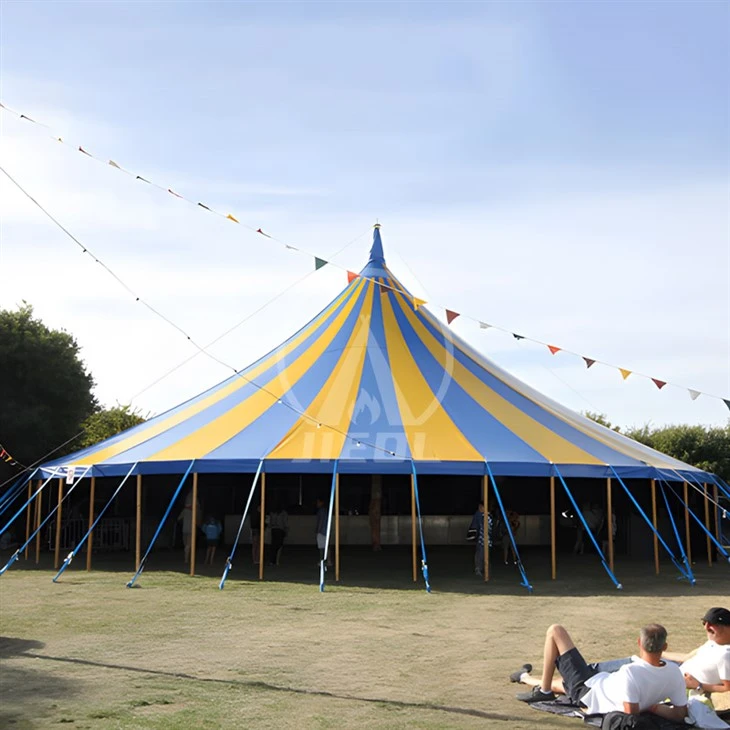 Tenda Sirkus Besar
